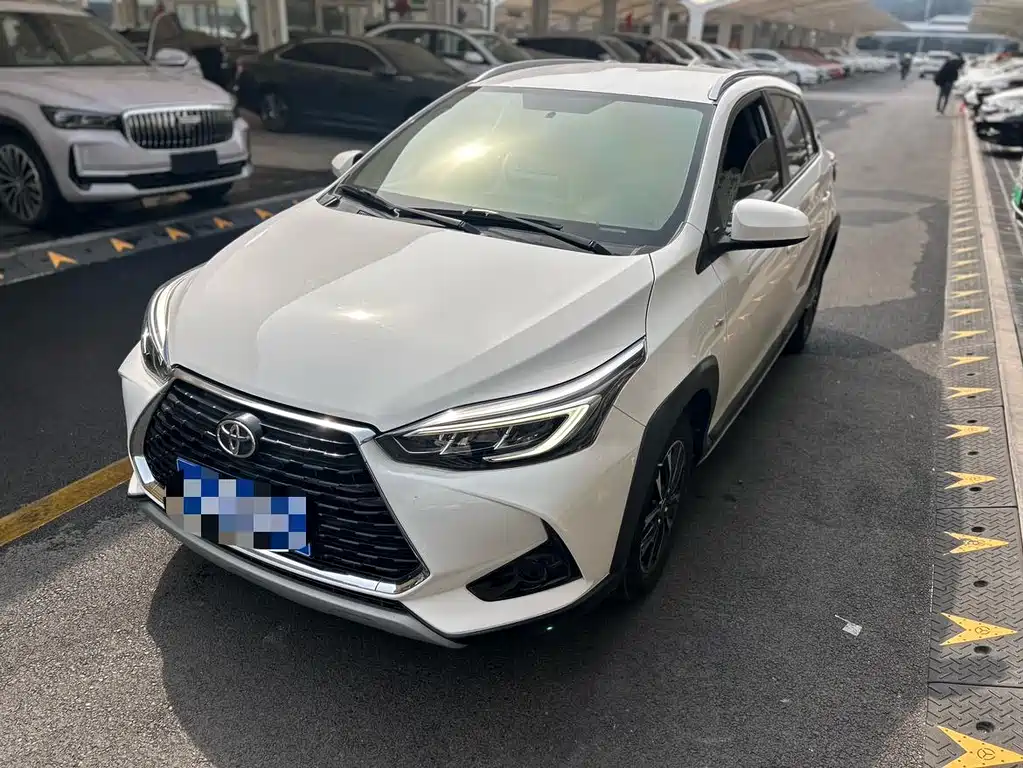 Toyota Yaris L 2022