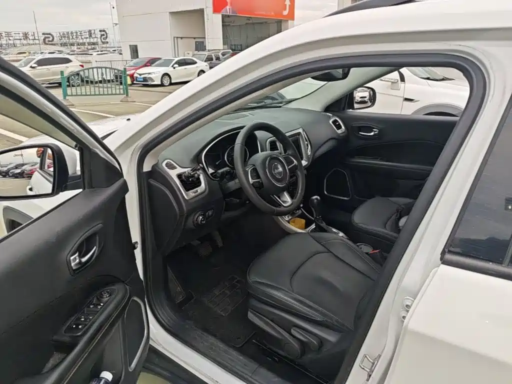 Jeep Compass — миниатюра 16
