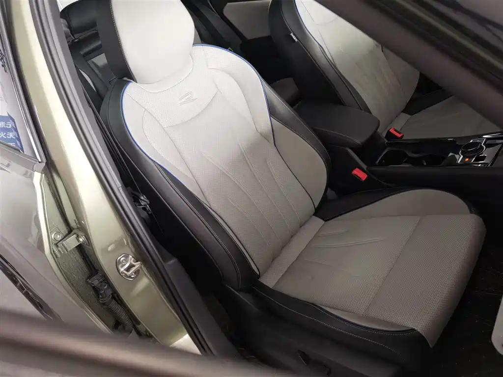 Volkswagen Tayron 2025 L 380TSI Luxury Easy