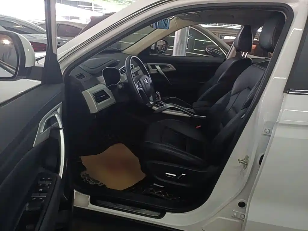 Geely Boyue — миниатюра 15
