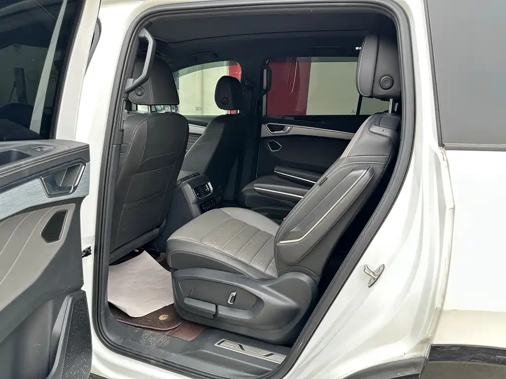 Volkswagen Viloran 2021 380TSI R-Line