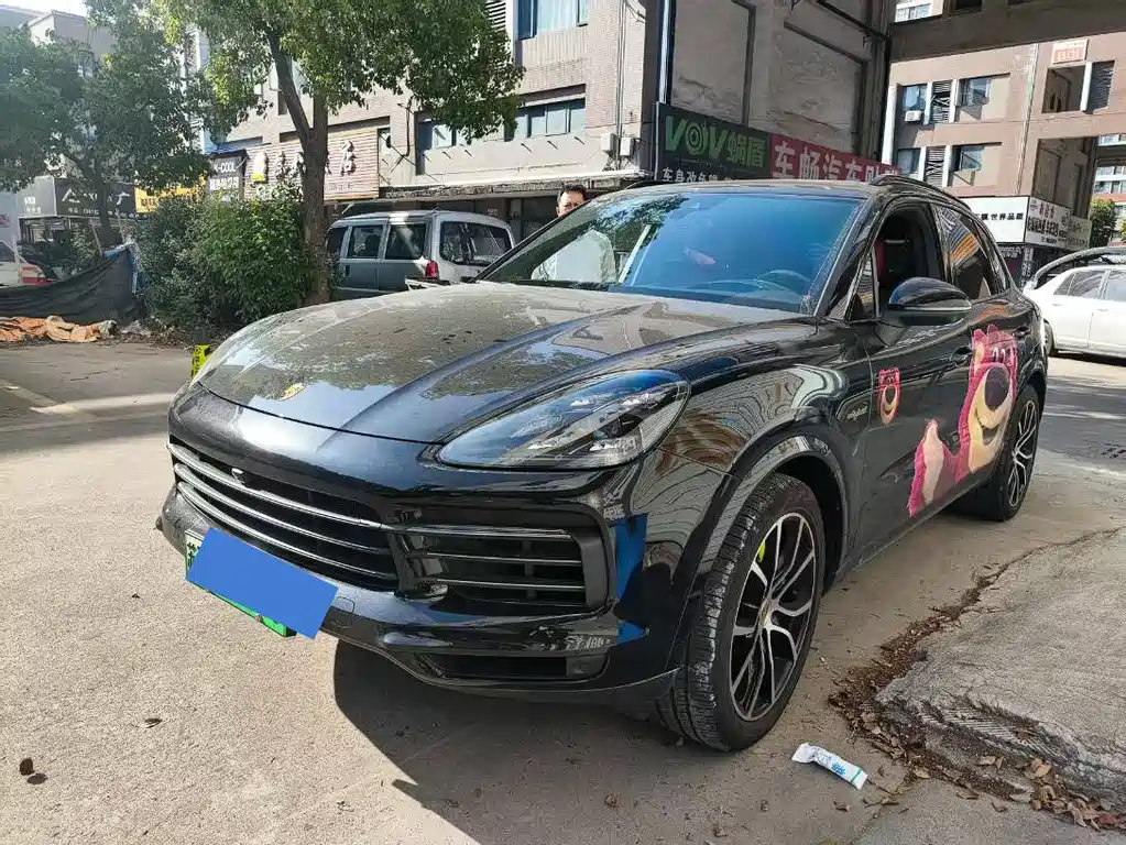 Porsche Cayenne Hybrid 2022