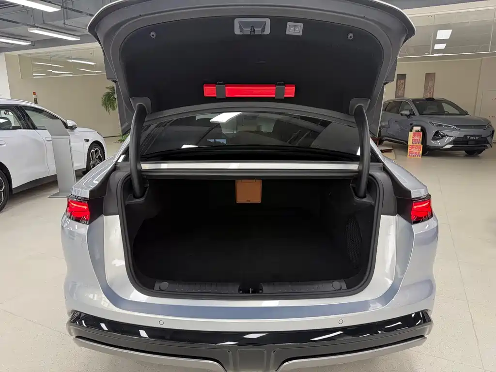 BYD Han L — миниатюра 9