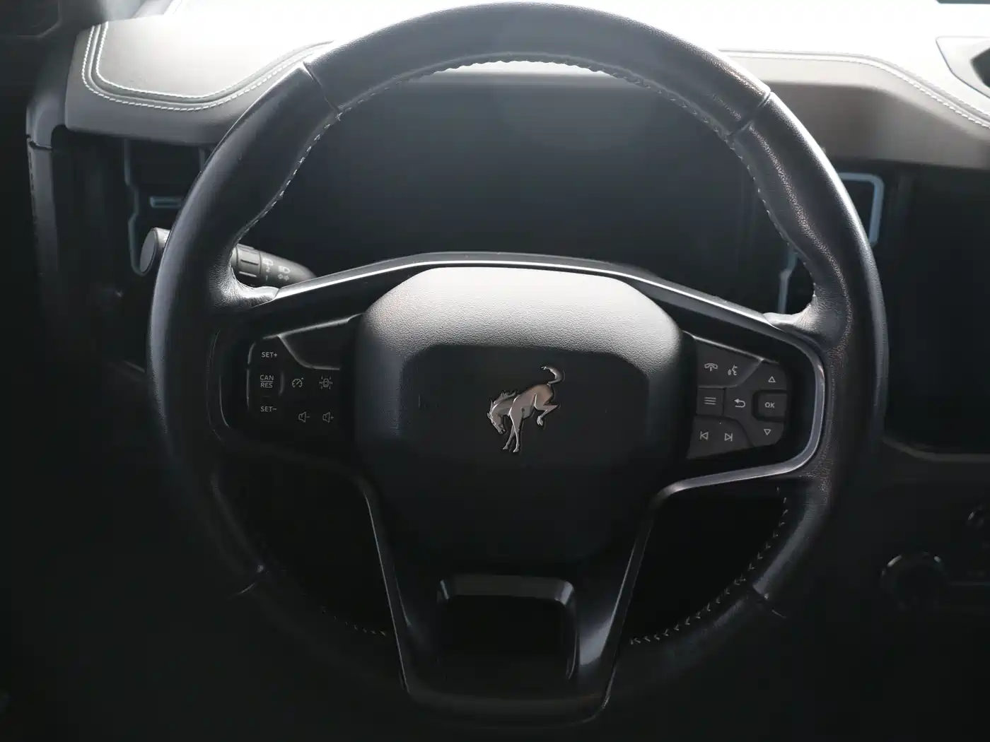 Ford Mustang 2025 Белый из Китая
