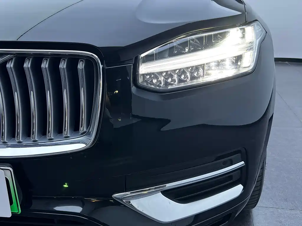 Volvo XC90 PHEV — миниатюра 12