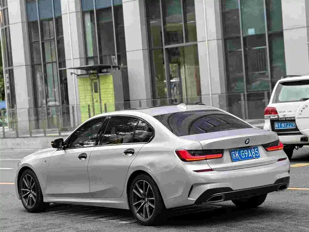 BMW 3 Series — миниатюра 3