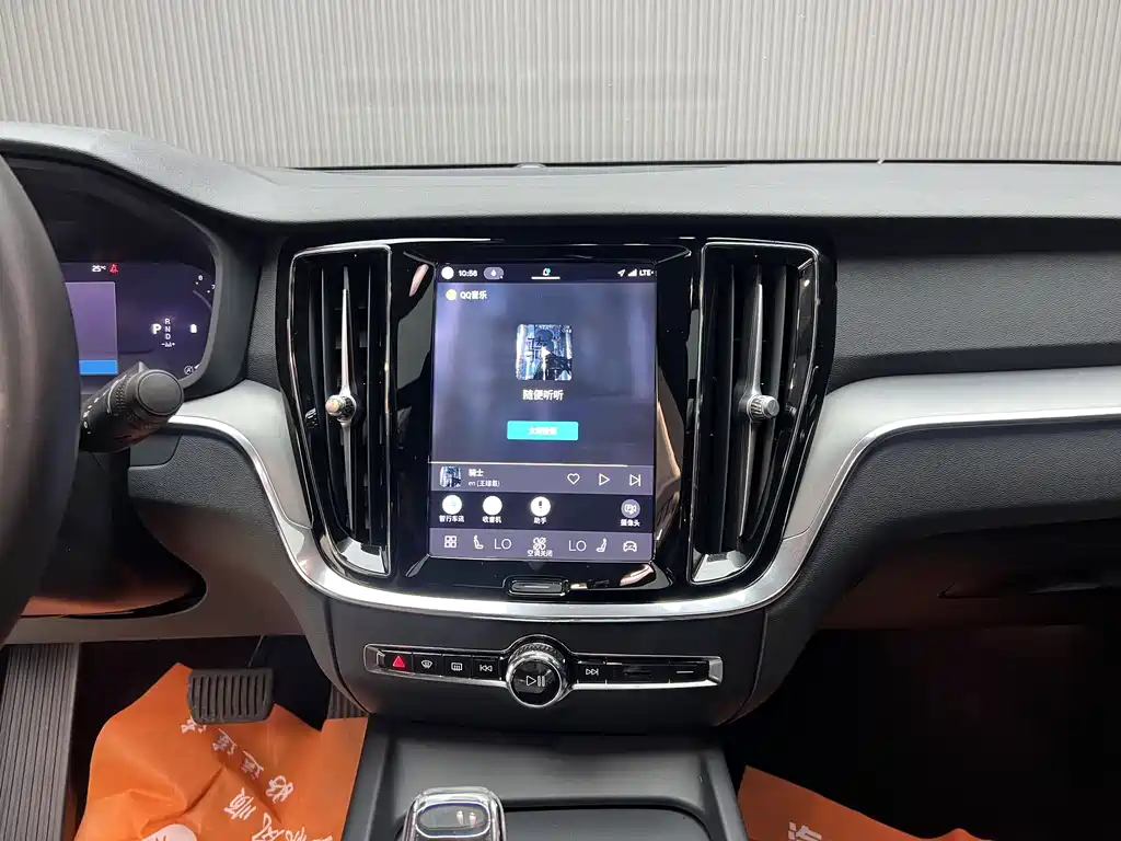 Volvo S60 2024 B4 Luxury
