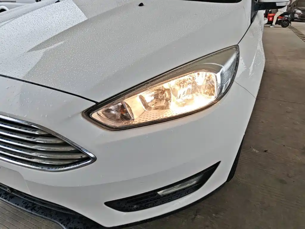 Ford Focus — миниатюра 24