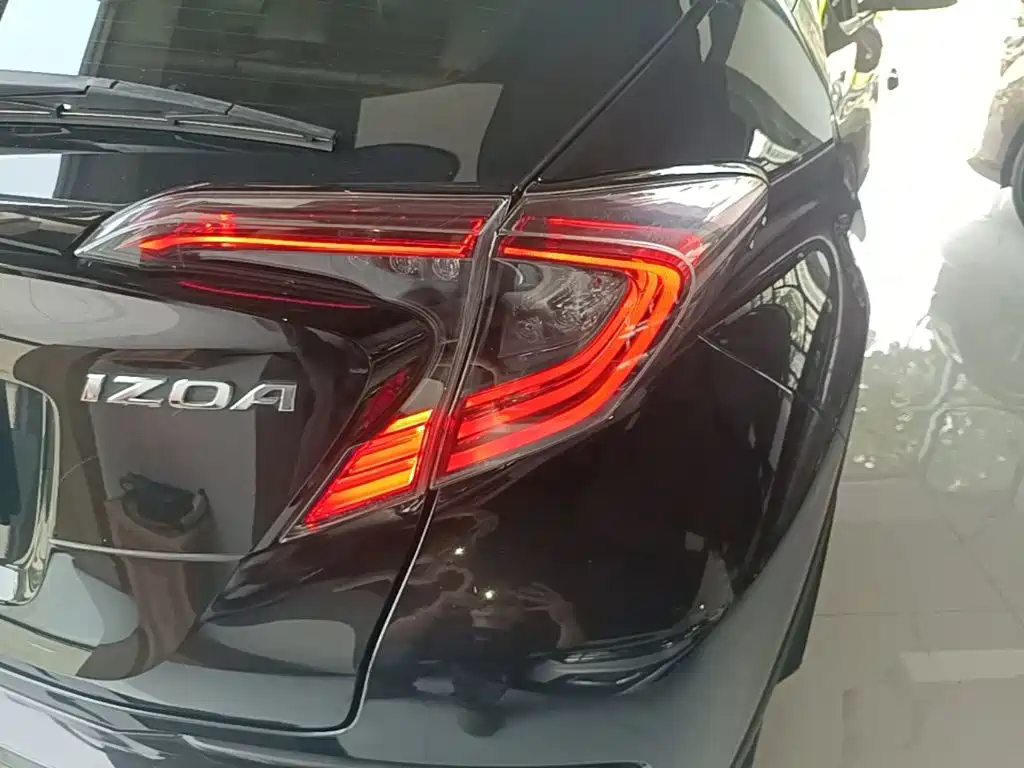 Toyota IZOA — миниатюра 8