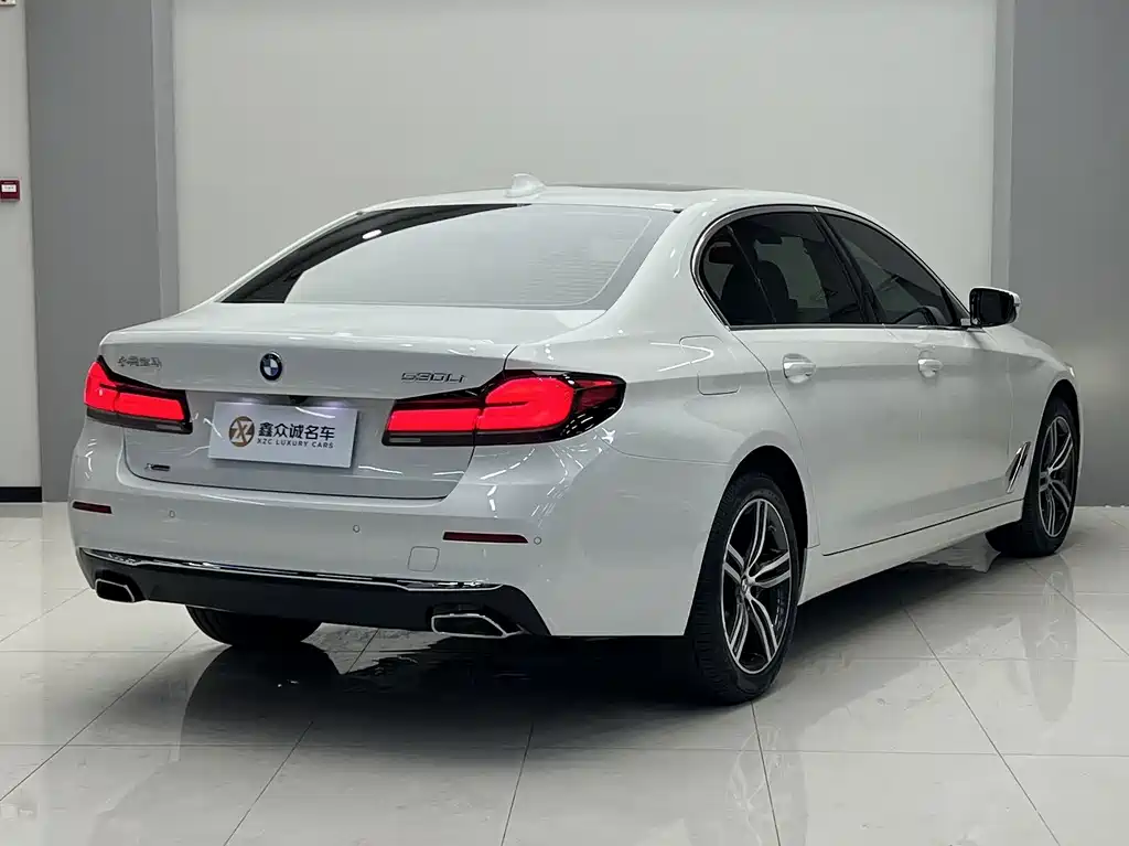 BMW 5 Series — миниатюра 16