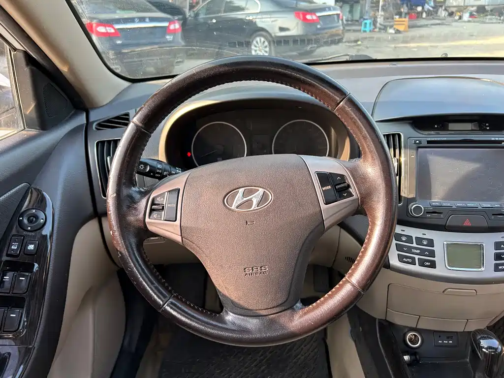 Hyundai Elantra — миниатюра 15