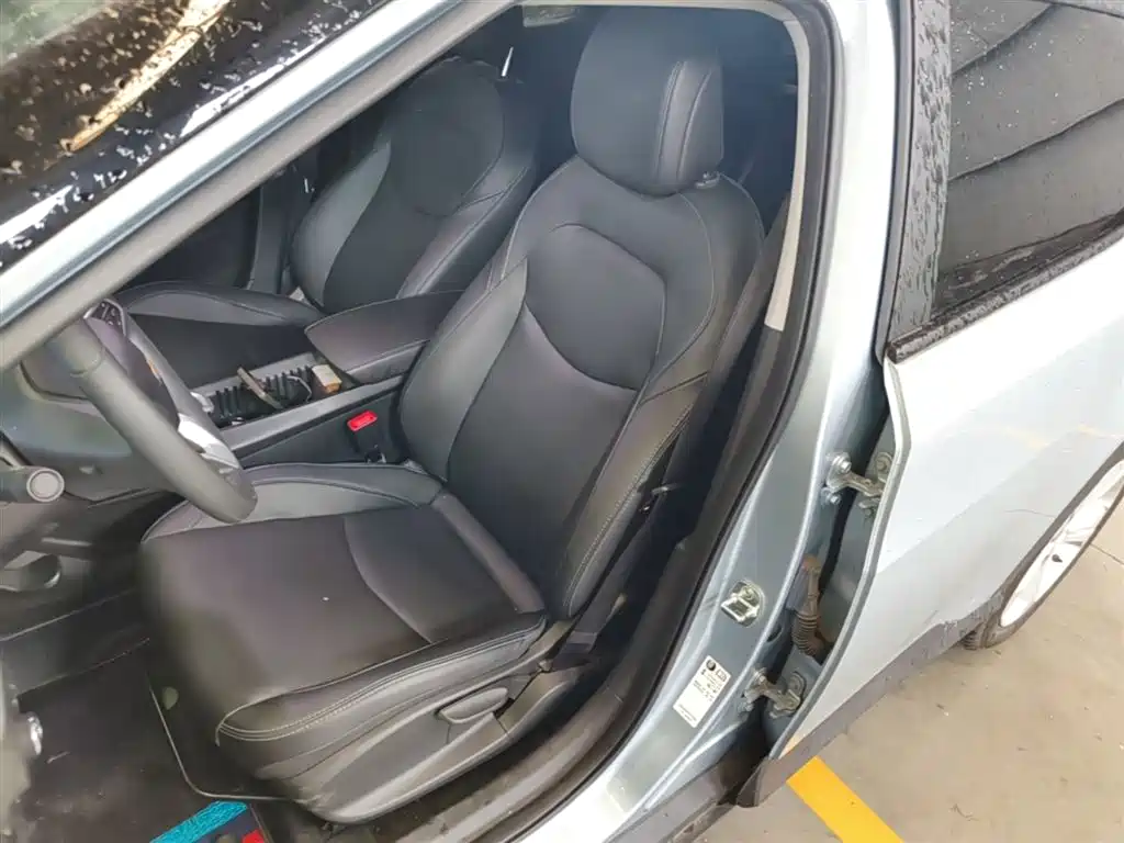 Chevrolet Menlo — миниатюра 15