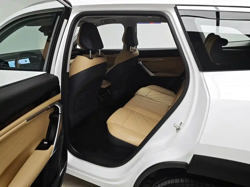 Geely Boyue L — миниатюра 18