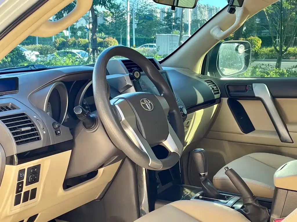 Toyota Land Cruiser Prado 2016 2.7L