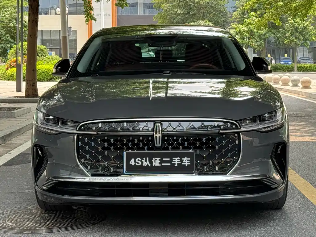 Lincoln Z 2022 i