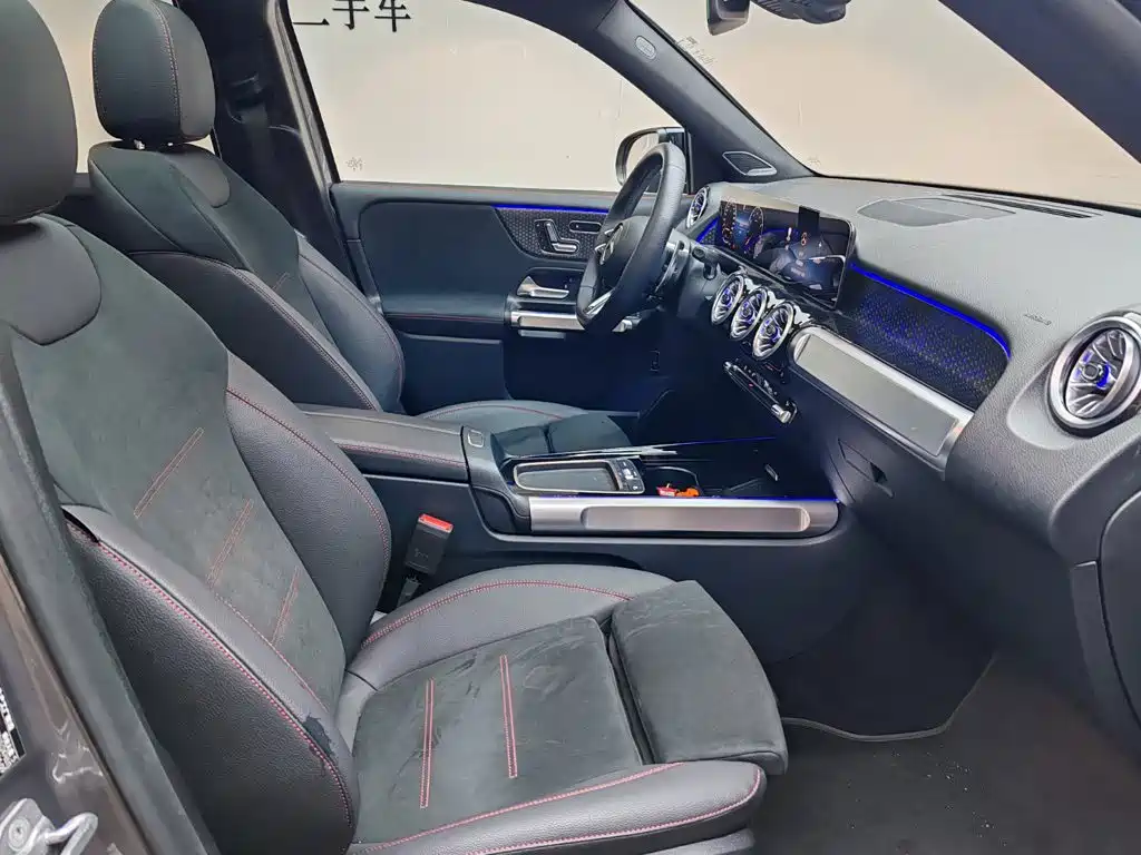 Mercedes-Benz GLB AMG — миниатюра 11
