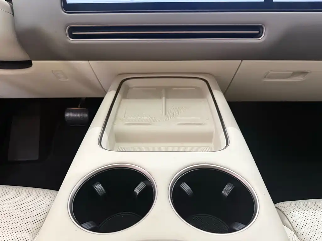 Li Auto Li i8 — миниатюра 17