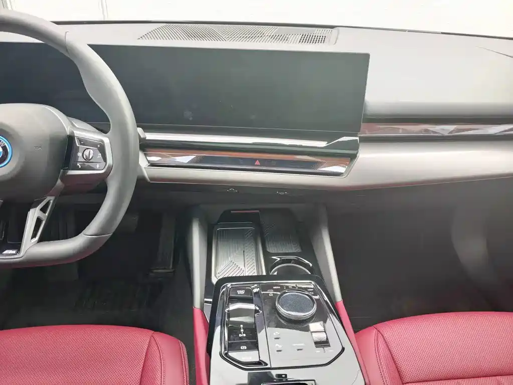BMW i5 — миниатюра 10