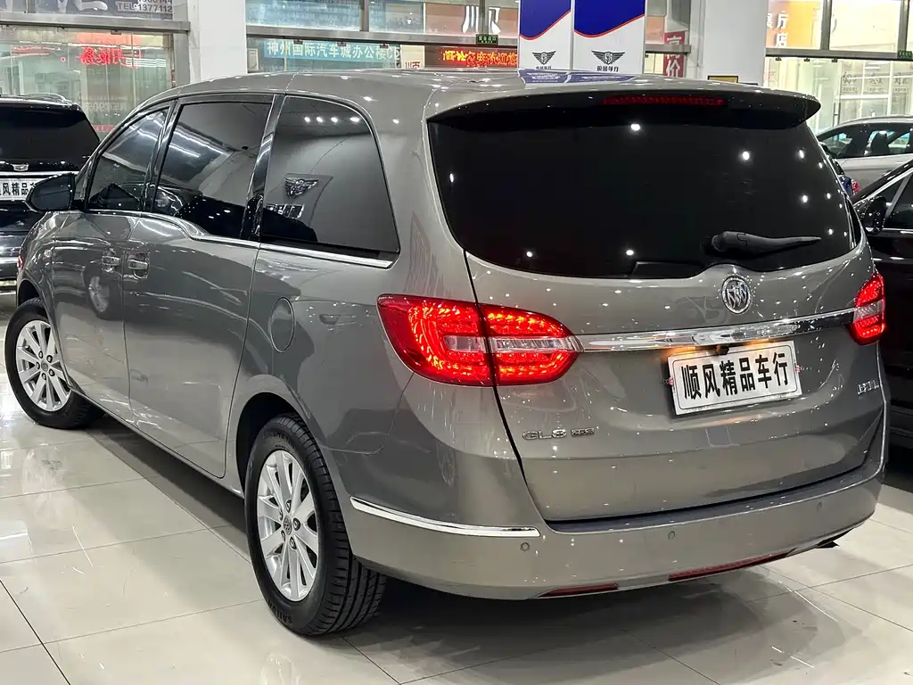 Buick GL8 — миниатюра 3