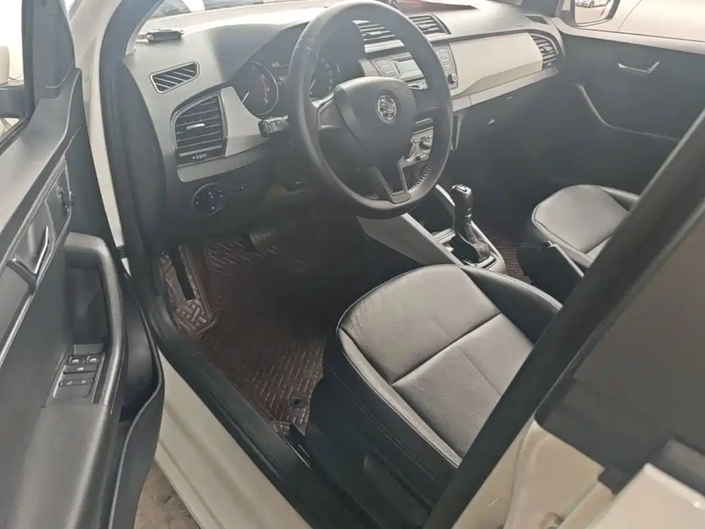 Skoda Fabia — миниатюра 16