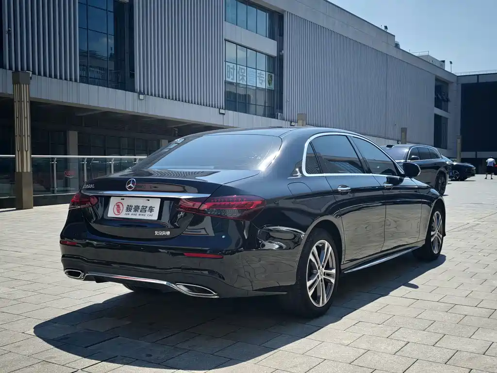 Mercedes-Benz E-Class — миниатюра 21