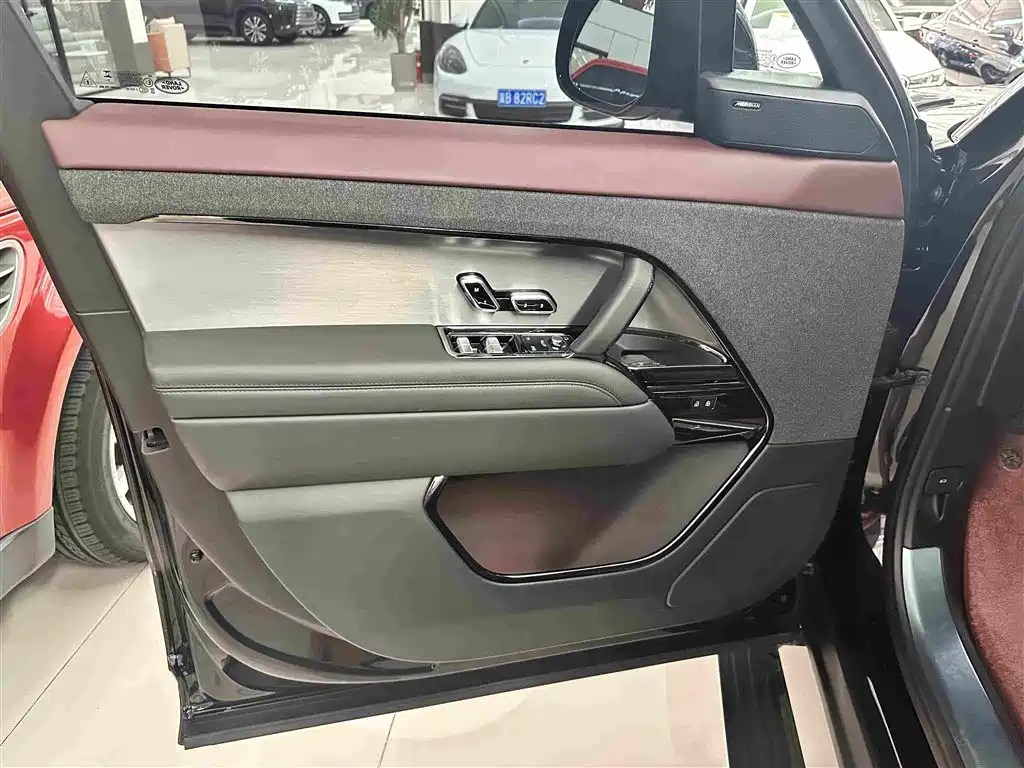 Land Rover Sport — миниатюра 6