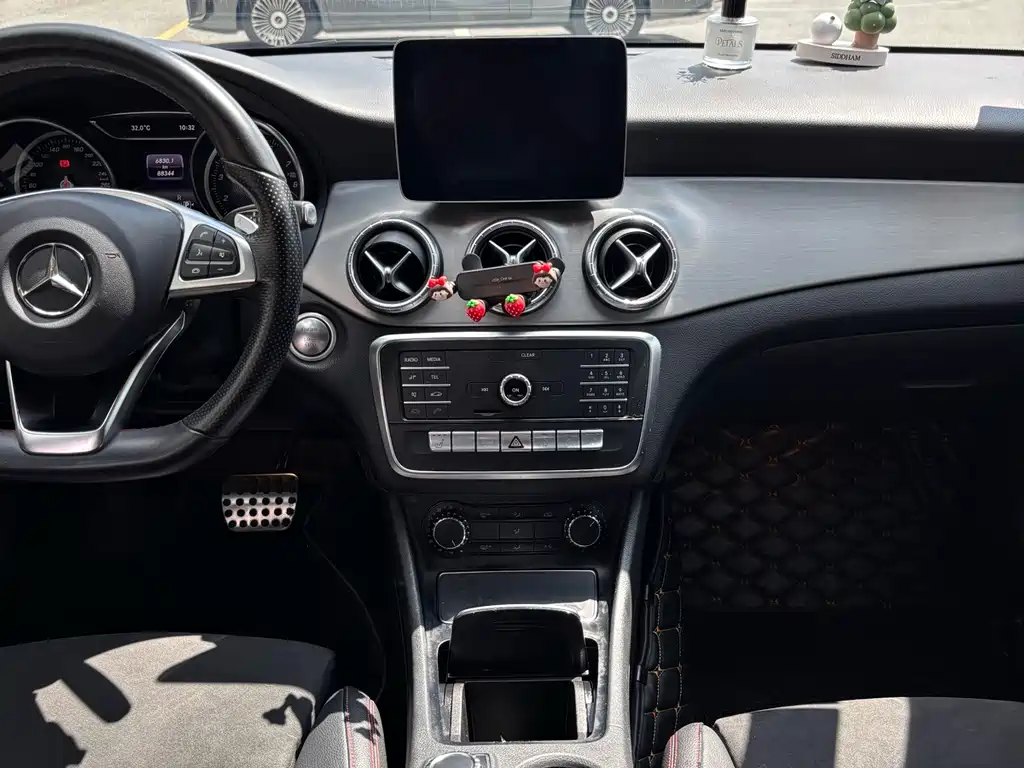 Mercedes-Benz CLA (Import) — миниатюра 12