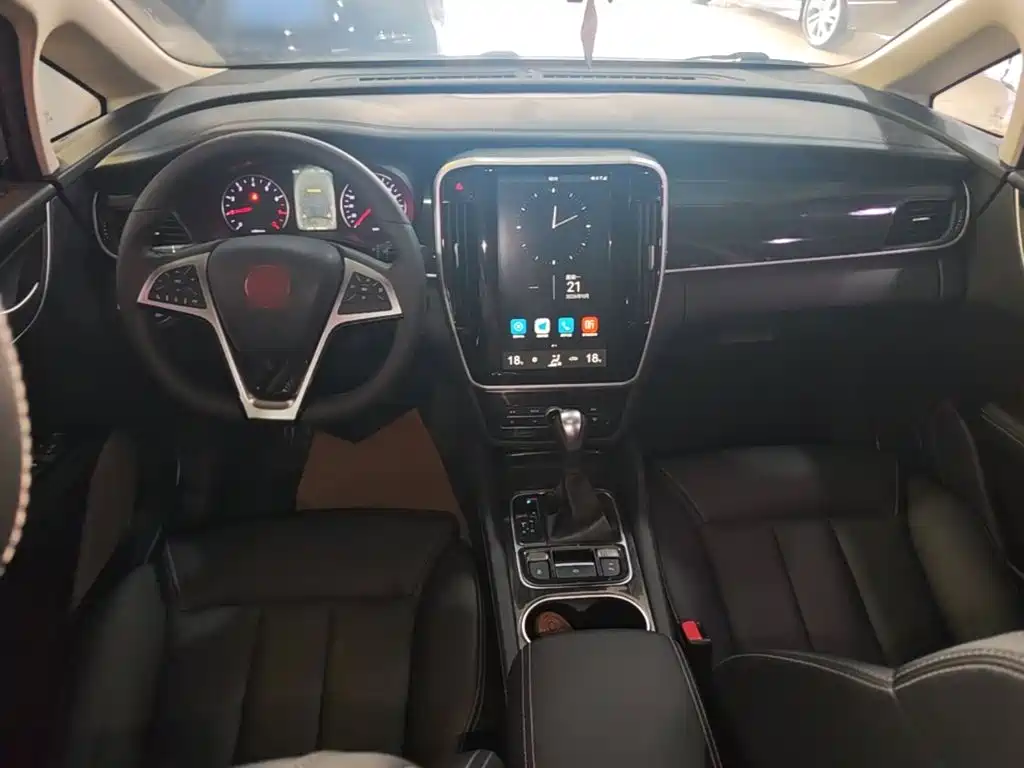 BYD MAX — миниатюра 10