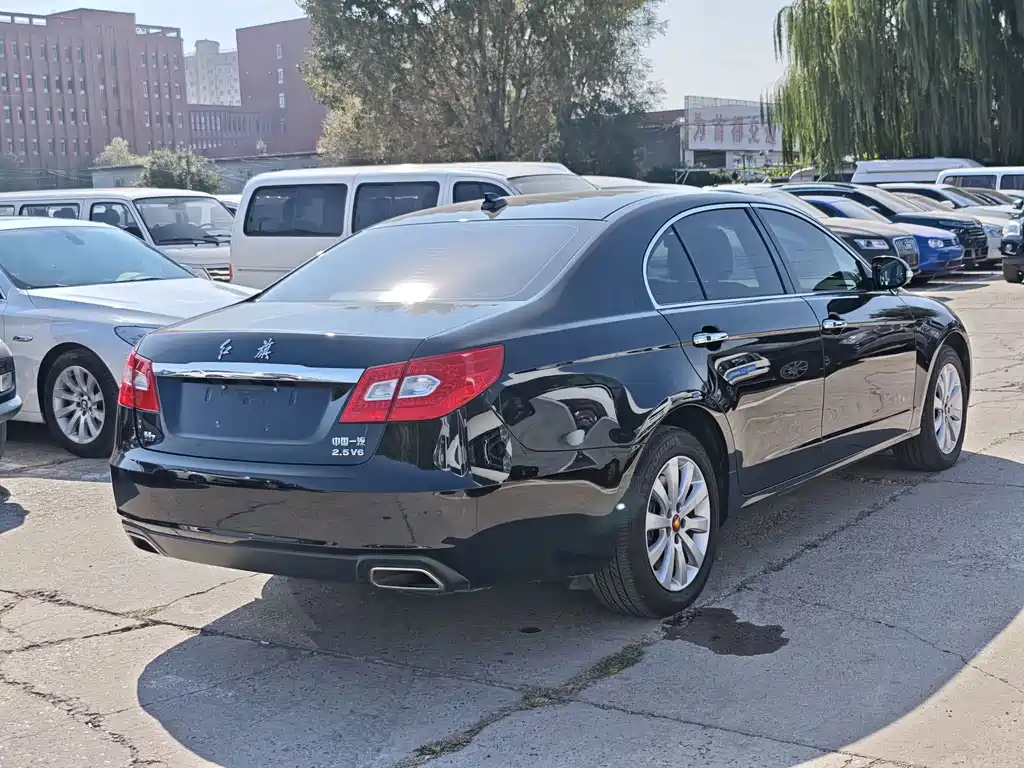 Hongqi Hongqi H7 — миниатюра 4