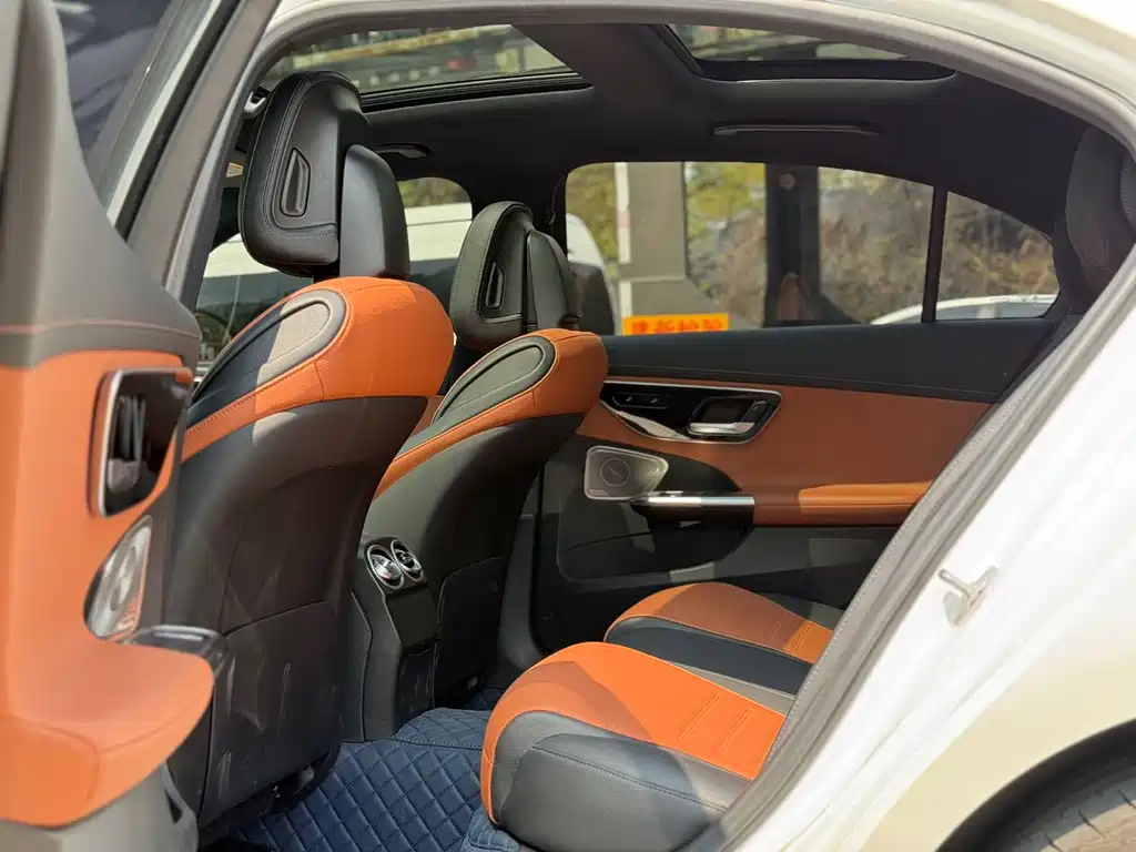 Mercedes-Benz C-Class — миниатюра 8