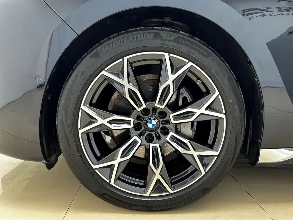 BMW 7 Series — миниатюра 5