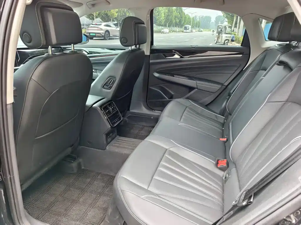 Volkswagen Passat — миниатюра 6