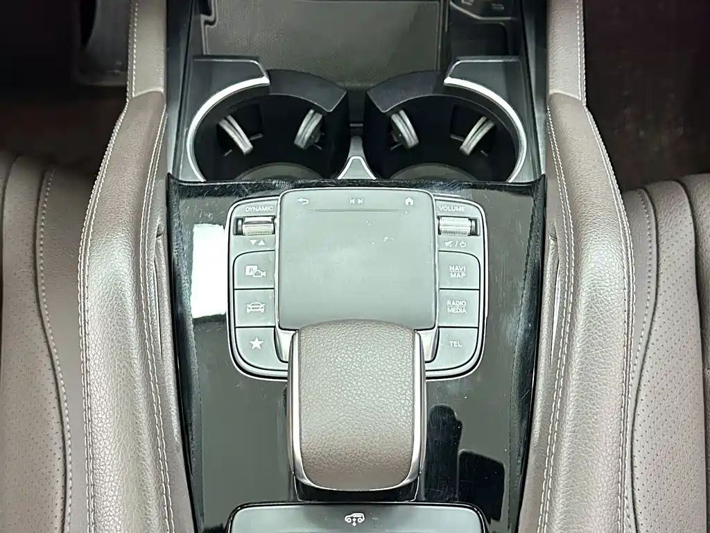 Mercedes-Benz GLE (Import) — миниатюра 18