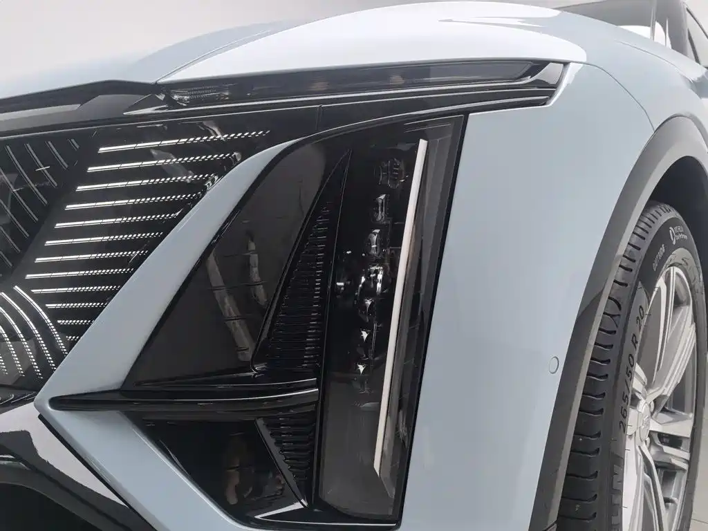 Cadillac Lyriq — миниатюра 7