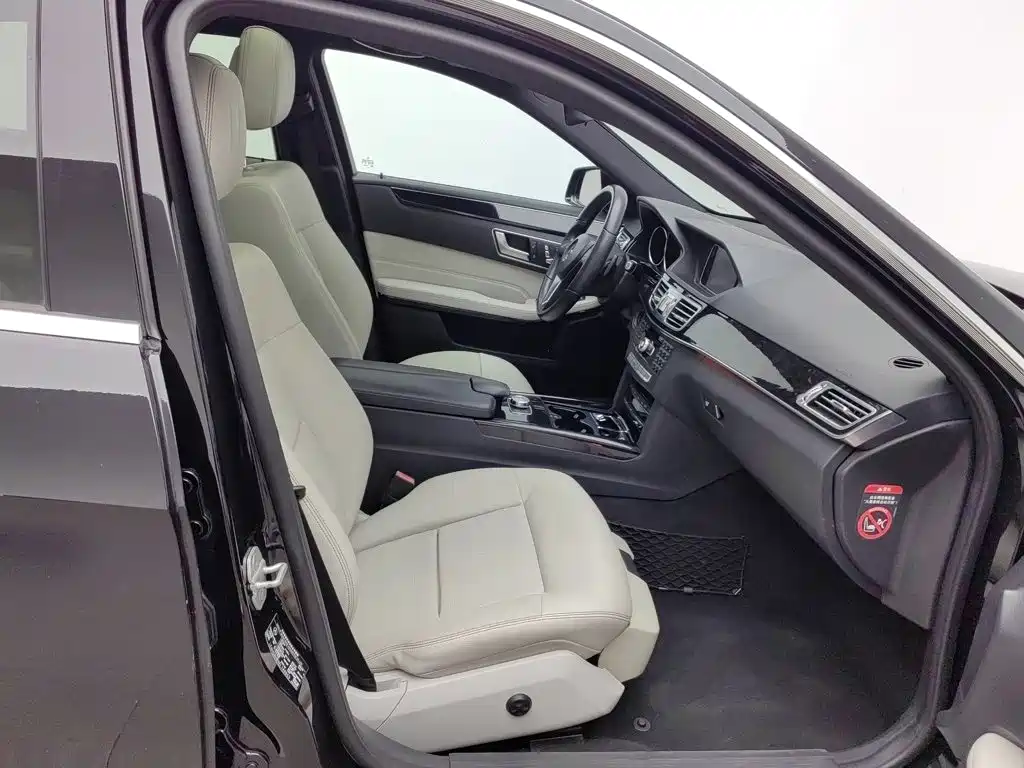 Mercedes-Benz E-Class — миниатюра 23