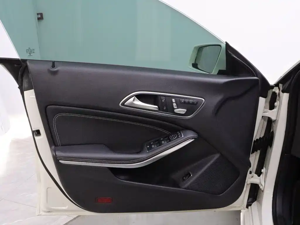 Mercedes-Benz CLA (Import) — миниатюра 10