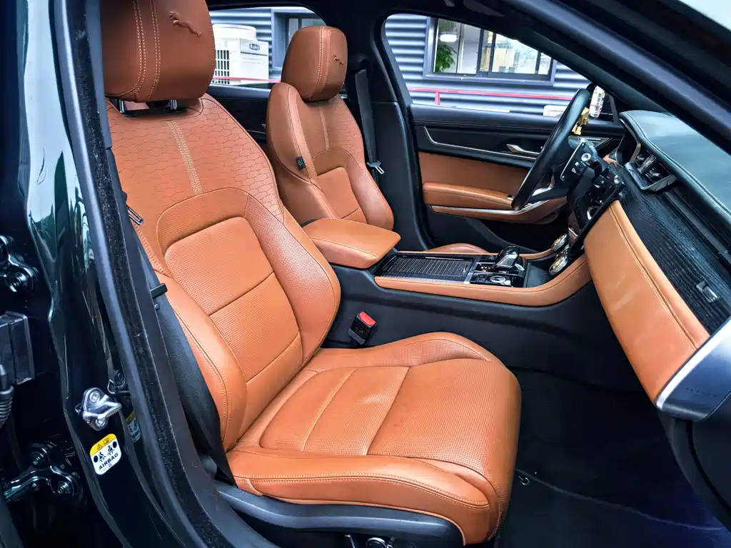 Jaguar XFL — миниатюра 11