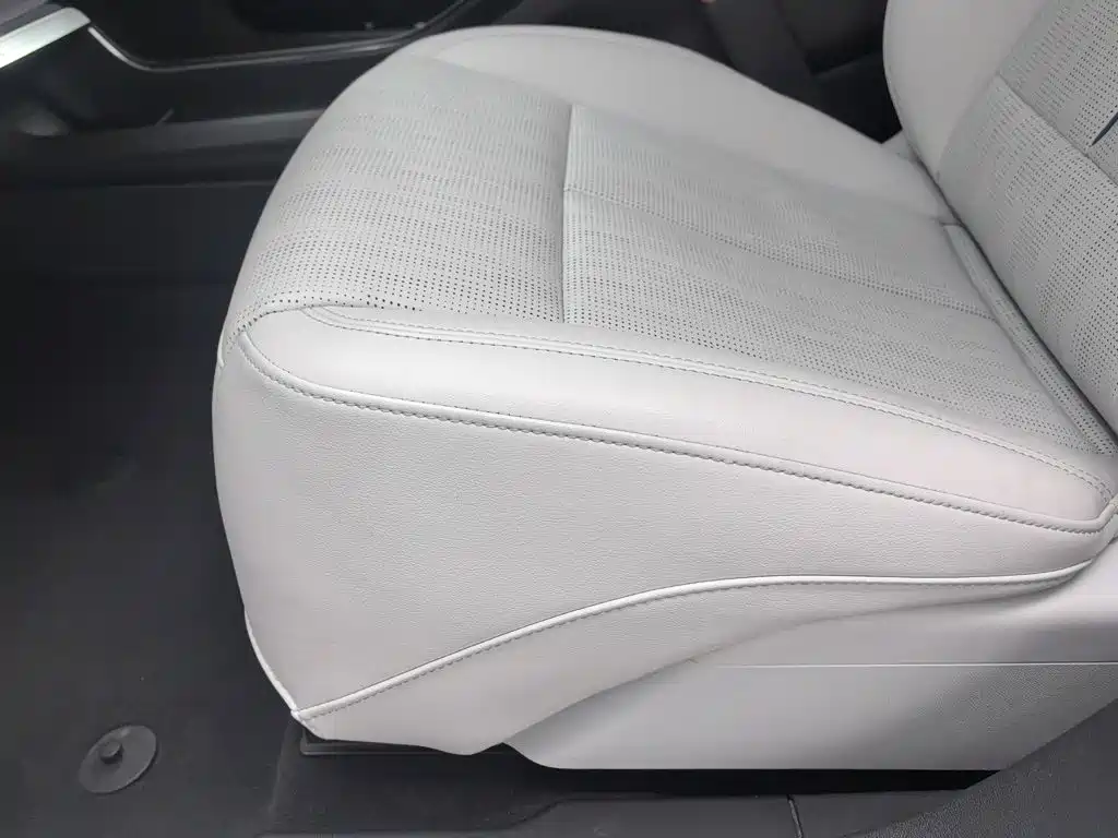 Cadillac Lyriq — миниатюра 20
