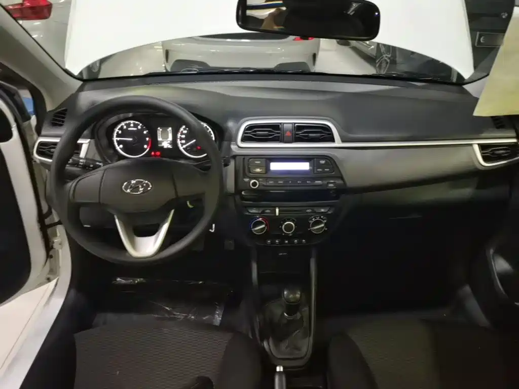 Hyundai Verna — миниатюра 10