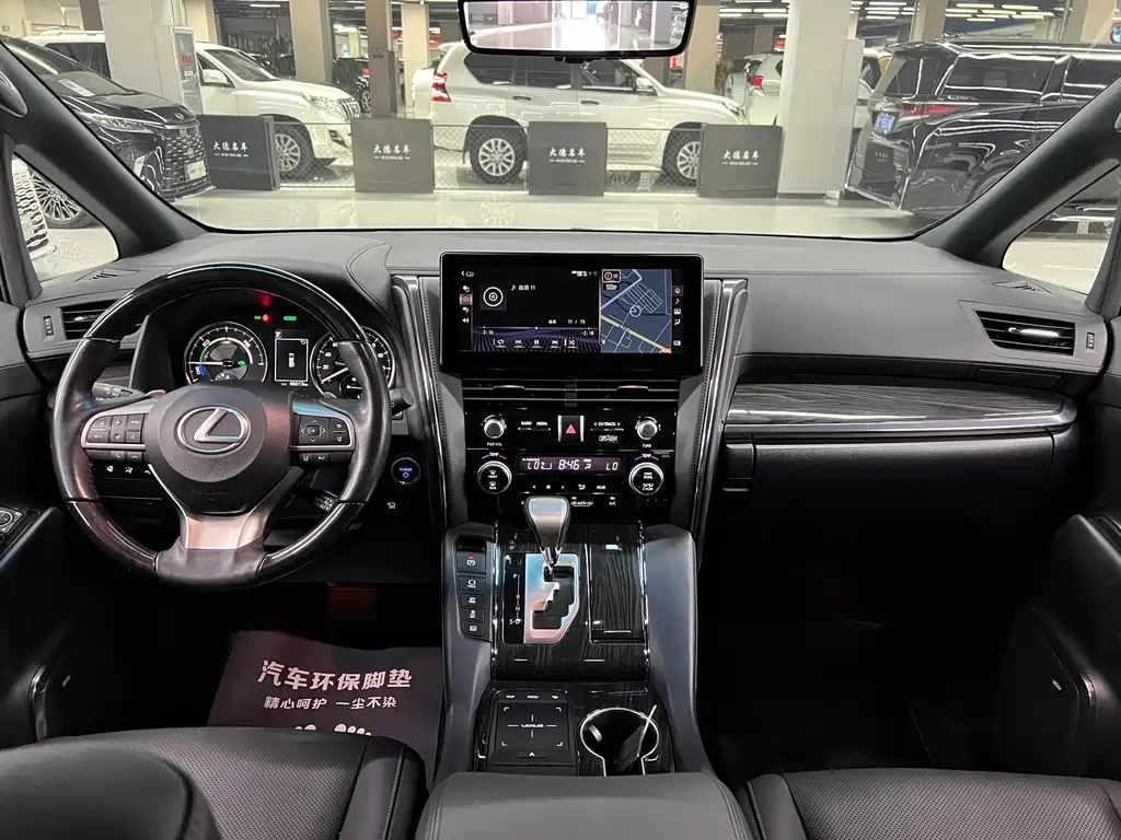 Lexus LM — миниатюра 18