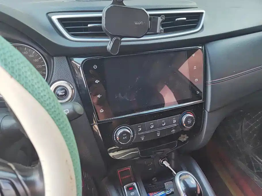 Nissan Qashqai — миниатюра 13