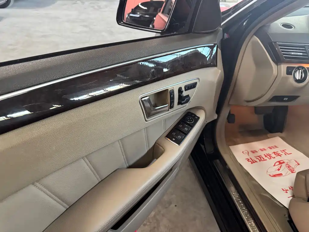 Mercedes-Benz E-Class — миниатюра 9