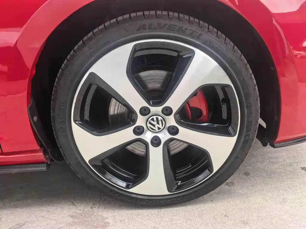Volkswagen Golf GTI — миниатюра 5