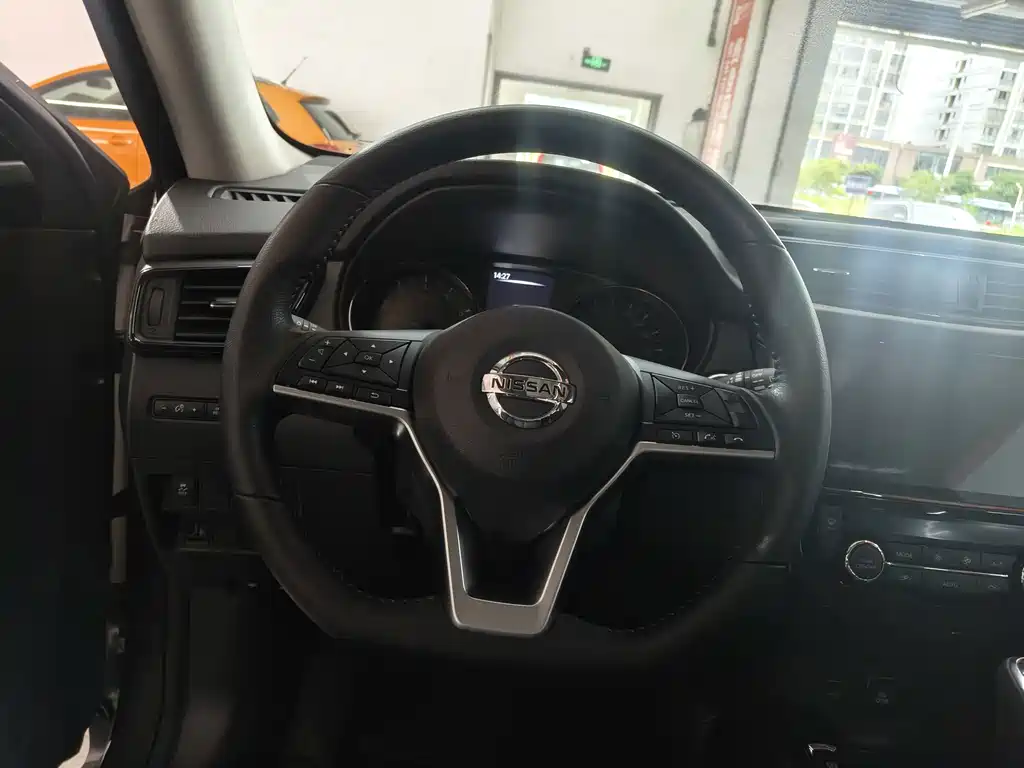 Nissan X-Trail — миниатюра 13