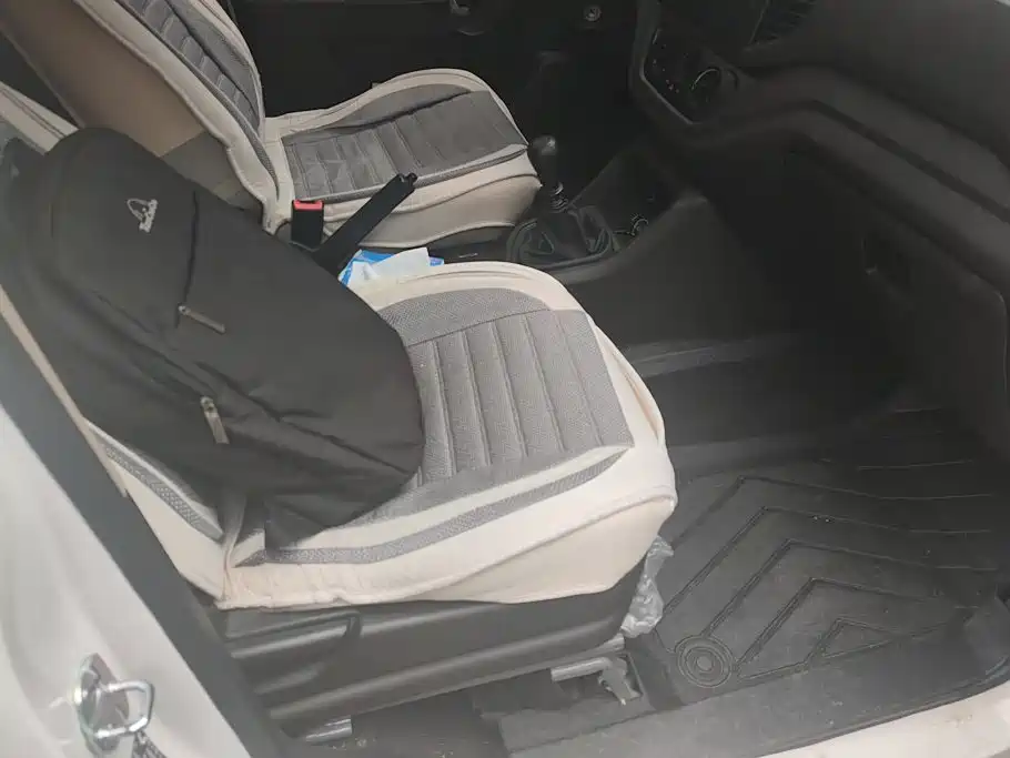 Wuling Hongguang V — миниатюра 8