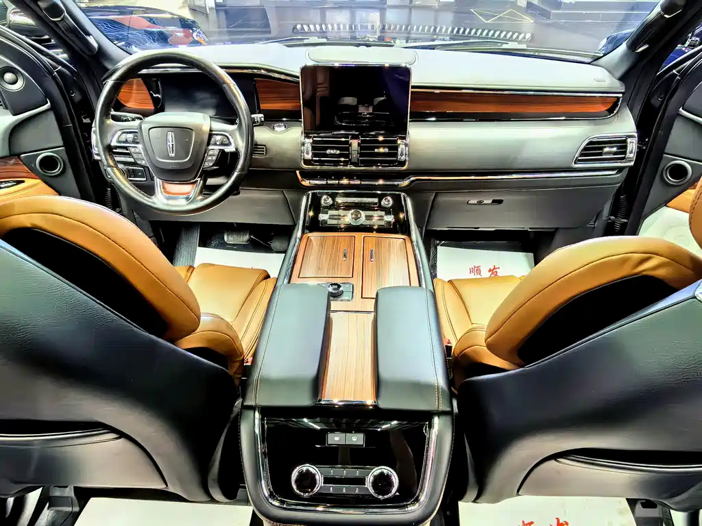 Lincoln Navigator — миниатюра 5