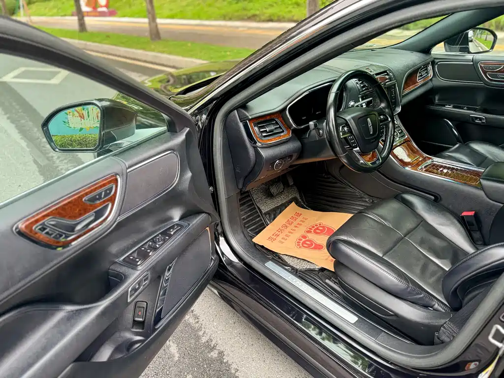 Lincoln Continental 2019 2.0T V