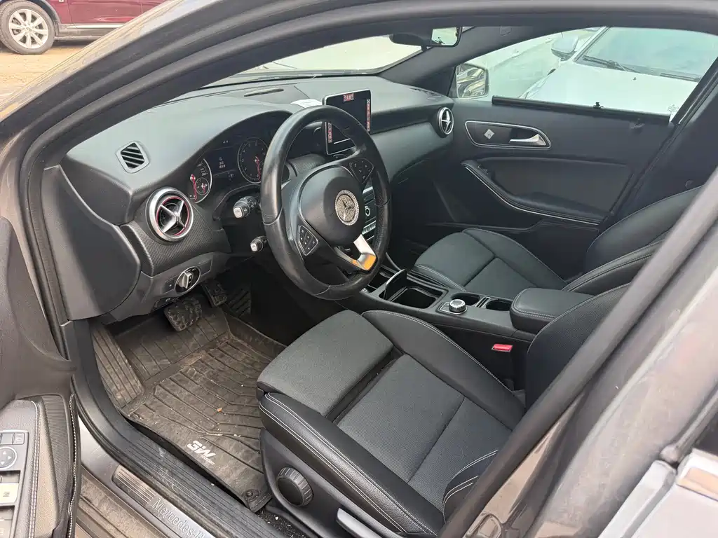 Mercedes-Benz A-Class (Import) — миниатюра 5