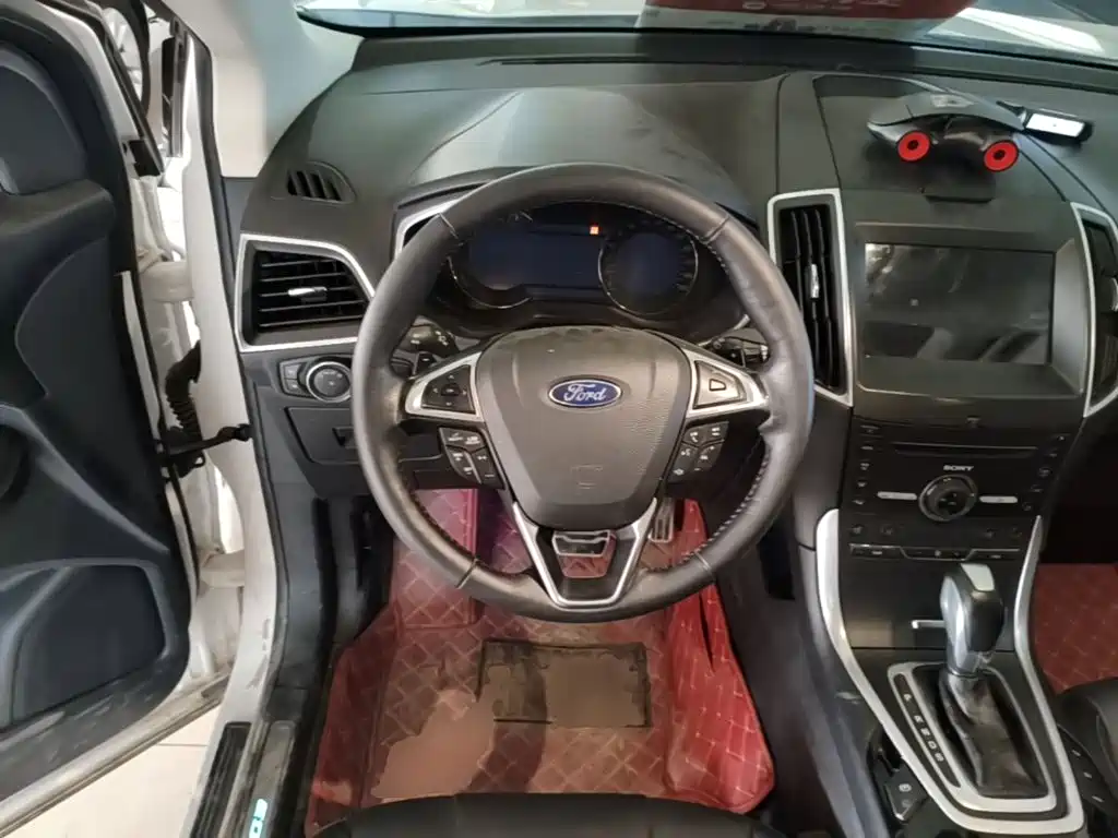 Ford Edge — миниатюра 11