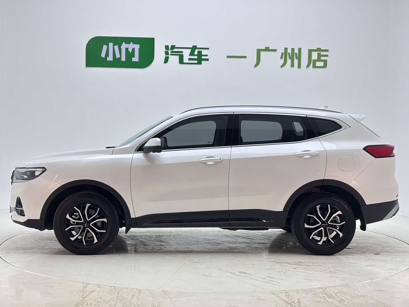 Haval Haval H6 1.5 л 2023 г. Белый, пробег 23000 км